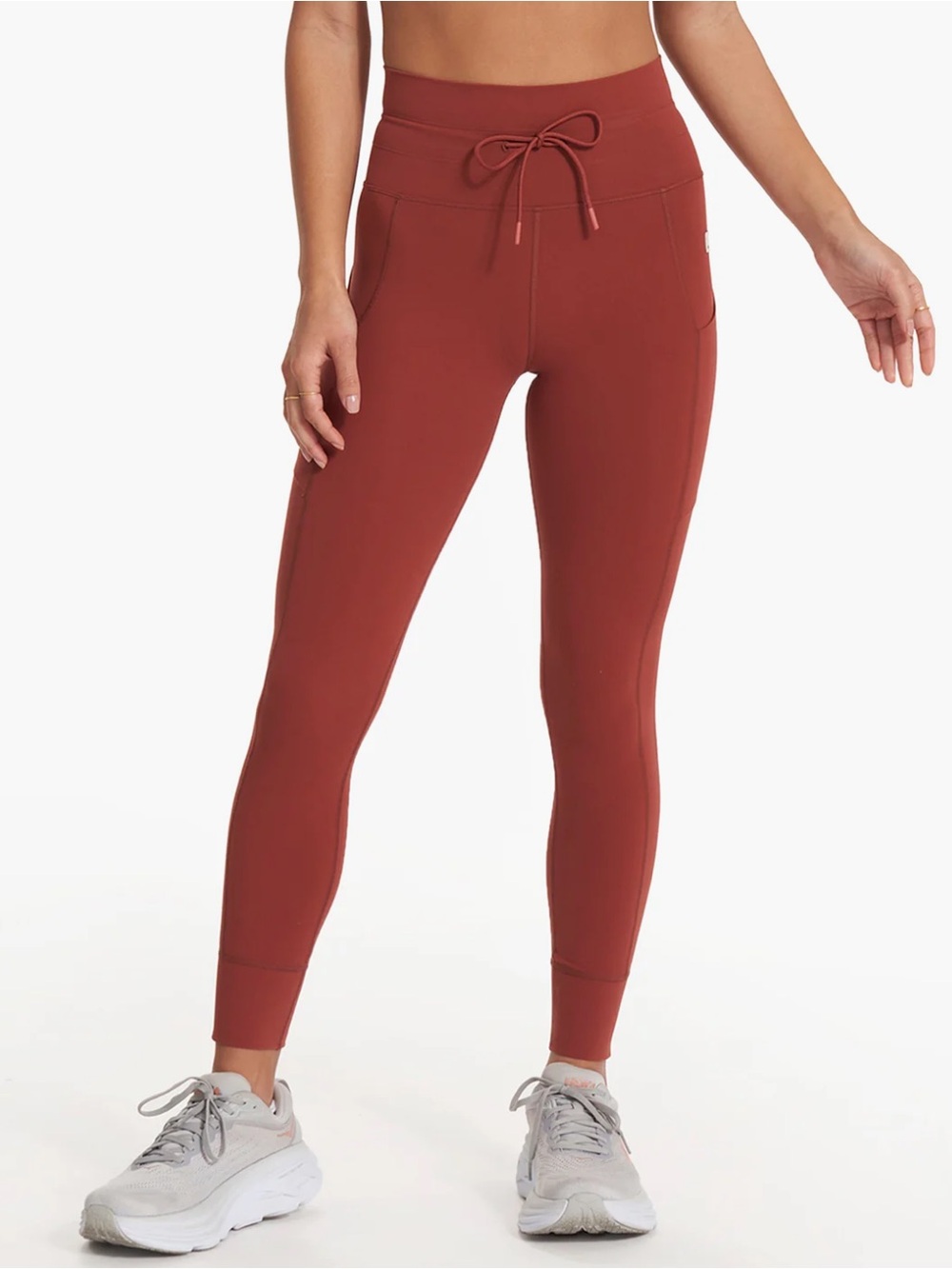 Vuori Daily Pocket Legging in Currant